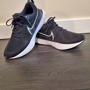 Nike Flyknit Women's Runner